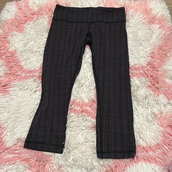 Lululemon - Picture 1 of 3